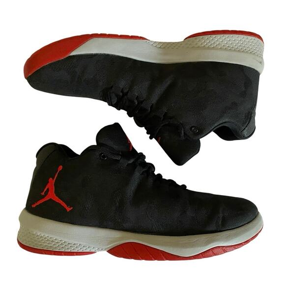NIKE Air Jordan B Fly “Bred” Mid Basketball shoe - size 11 M / 12.5 W US / 45 EU - Picture 8 of 9